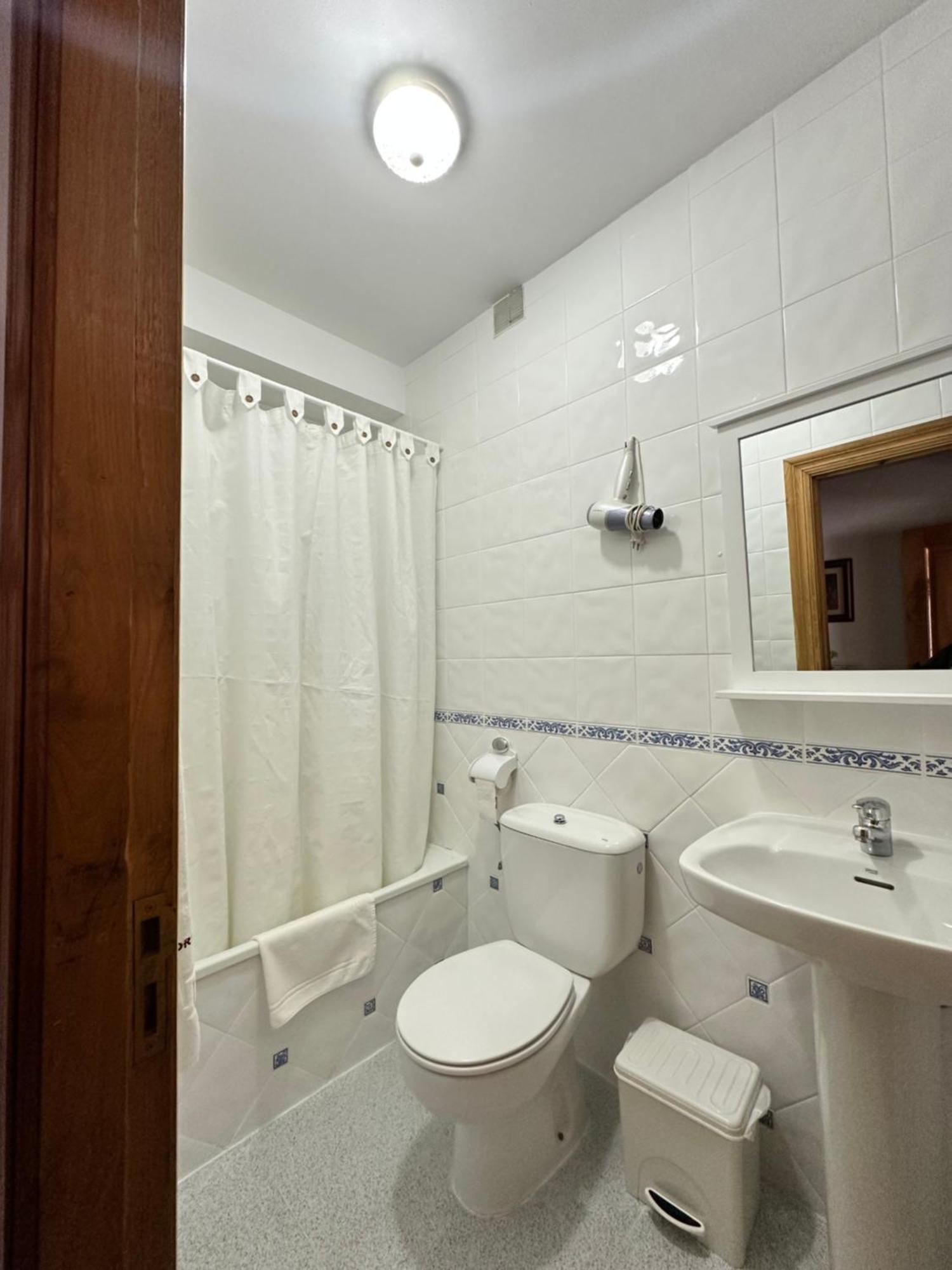 Casa Rural El Torrejon Аренас-де-Кабралес Экстерьер фото